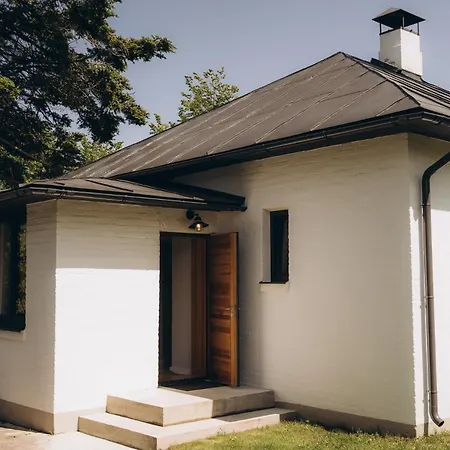 Cozy Private House Near In Casa de Férias *